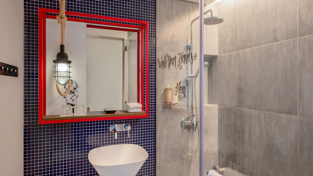 Hampton by Hilton Dubai Al Seef