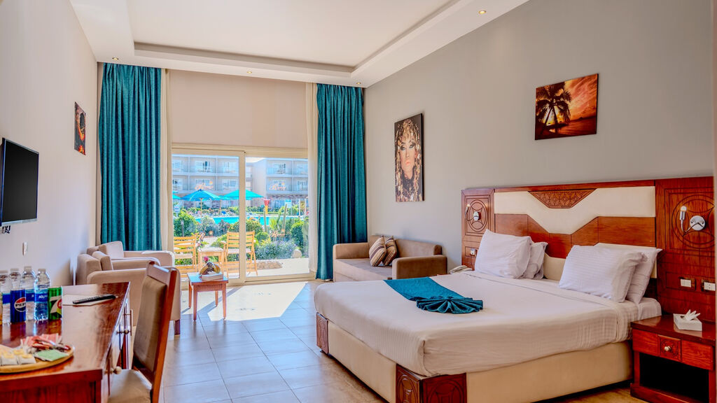 Hawaii Paradise Aqua Park Resort