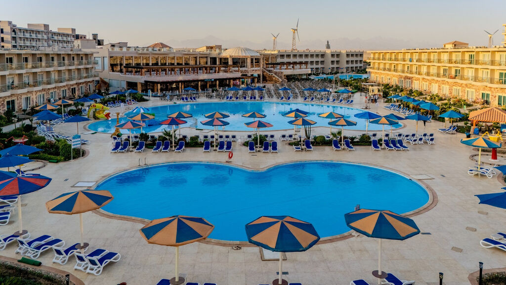 Hawaii Paradise Aqua Park Resort