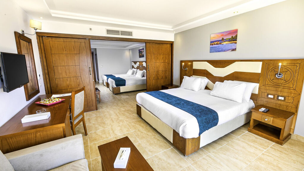 Hawaii Paradise Aqua Park Resort