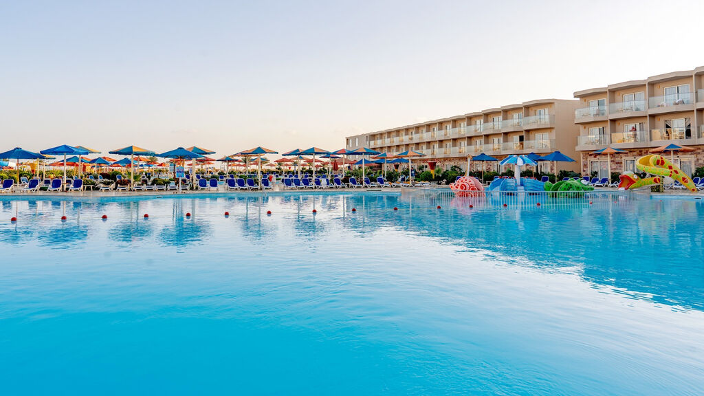 Hawaii Paradise Aqua Park Resort