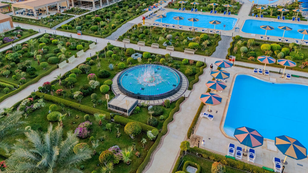 Hawaii Paradise Aqua Park Resort