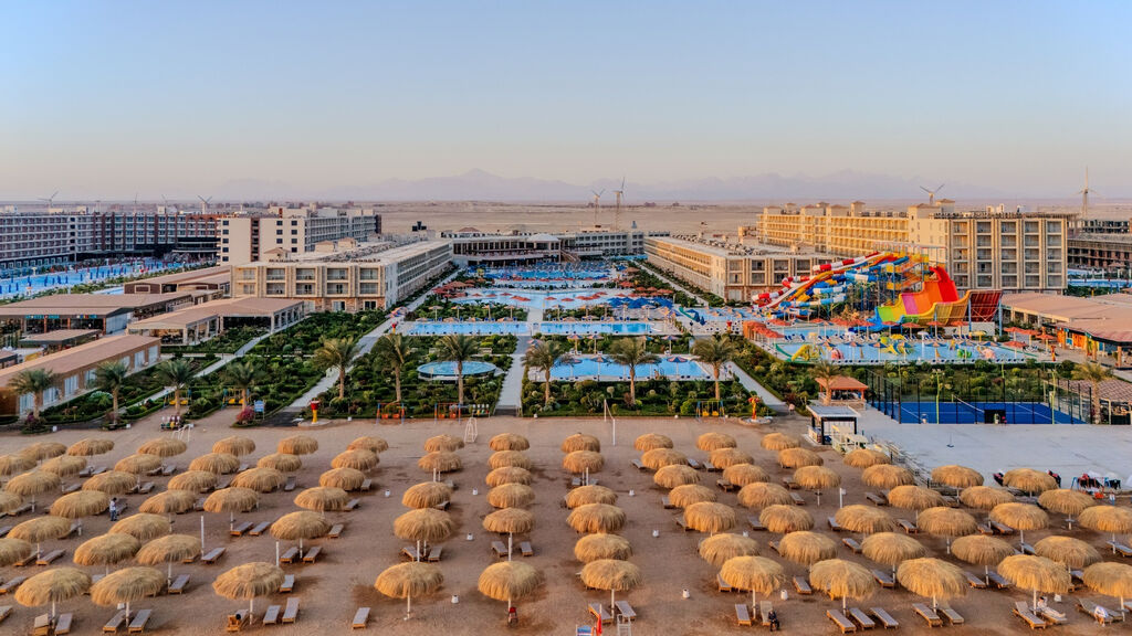 Hawaii Paradise Aqua Park Resort