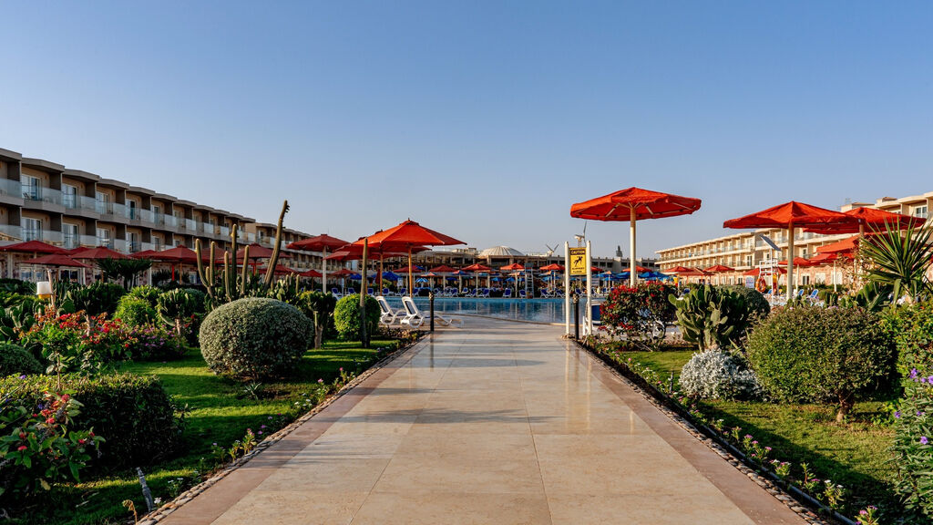 Hawaii Paradise Aqua Park Resort