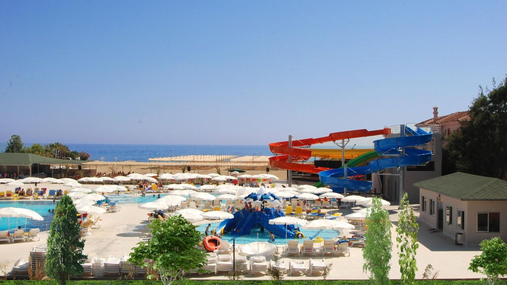 Hedef Beach Resort