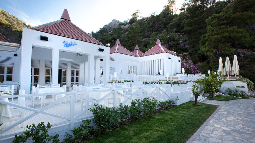 Hillside Beach Club