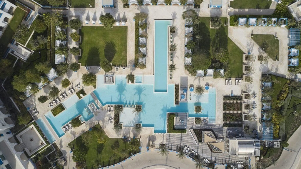 Hilton Salwa Beach Resort & Villas