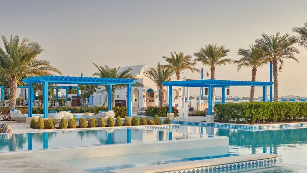 Hilton Salwa Beach Resort & Villas