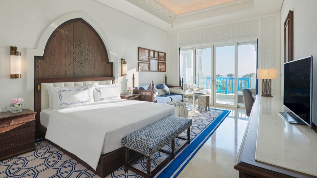 Hilton Salwa Beach Resort & Villas