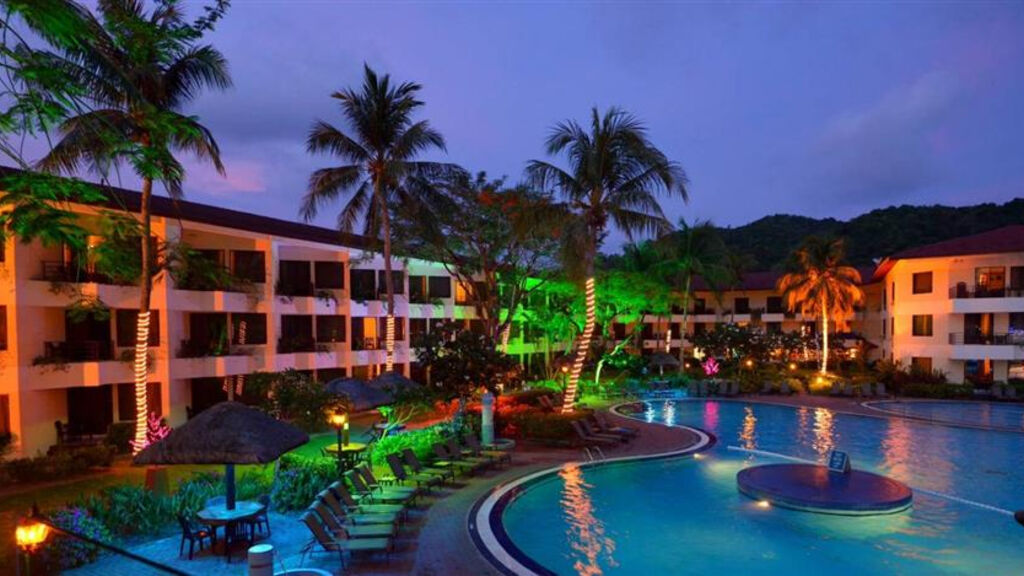 Holiday Villa Beach Resort