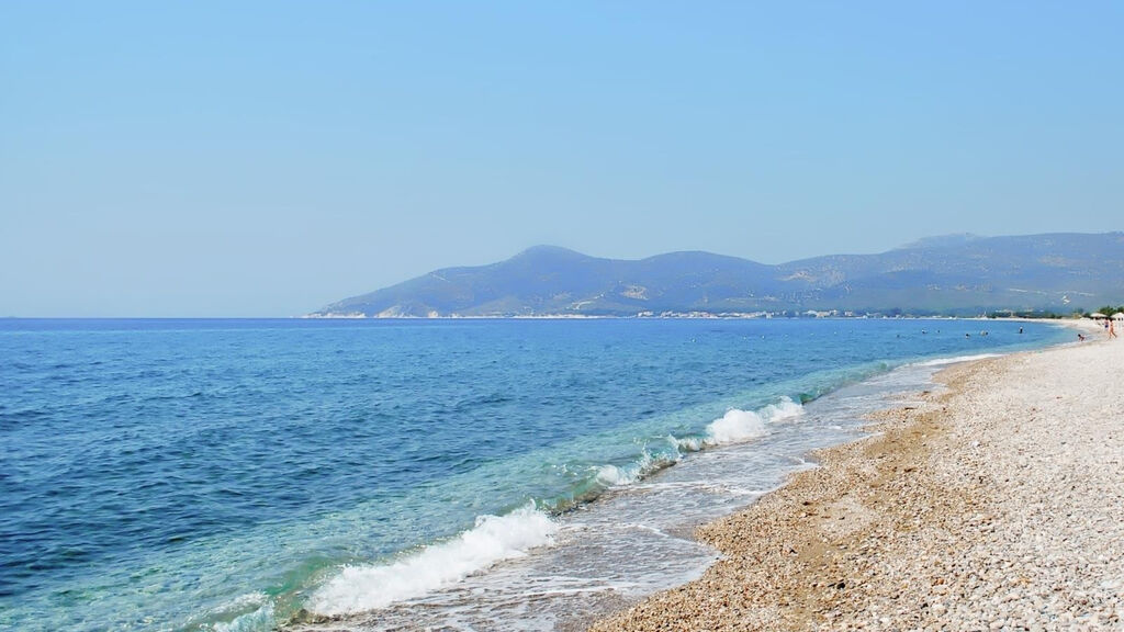 Hydrele Beach