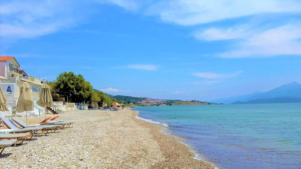 Hydrele Beach