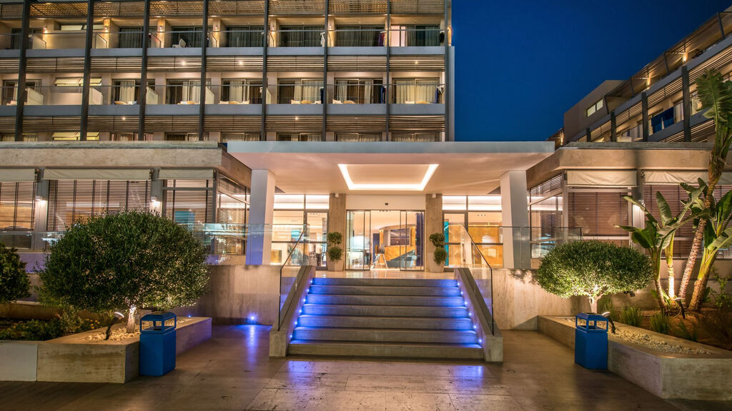 I-Resort Beach Hotel & Spa