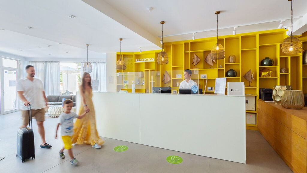 Ibis Styles Golden Sands Roomer
