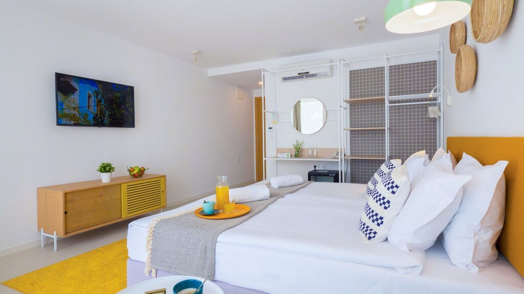 Ibis Styles Golden Sands Roomer