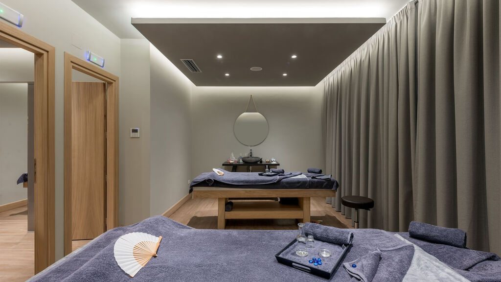 Ikones Seafront Luxury Suites