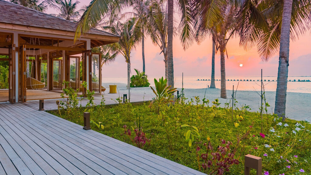 Innahura Maldives Resort