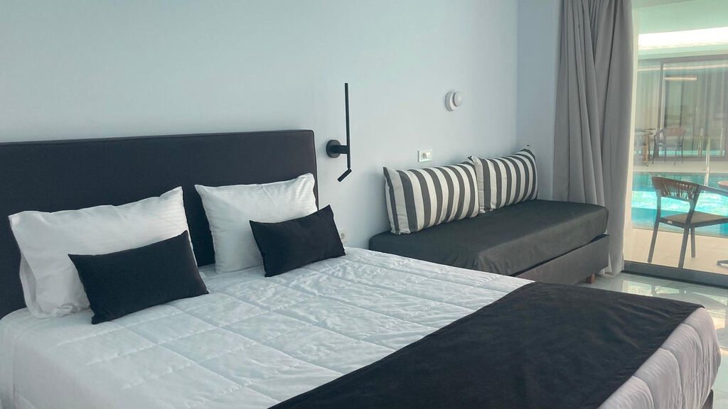 Ionis Art Luxury Suites