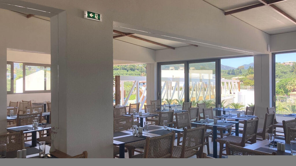 Ionis Art Luxury Suites