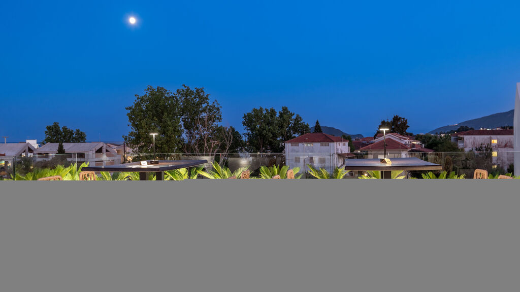 Ionis Art Luxury Suites