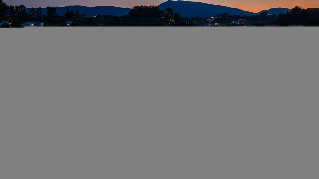 Ionis Art Luxury Suites