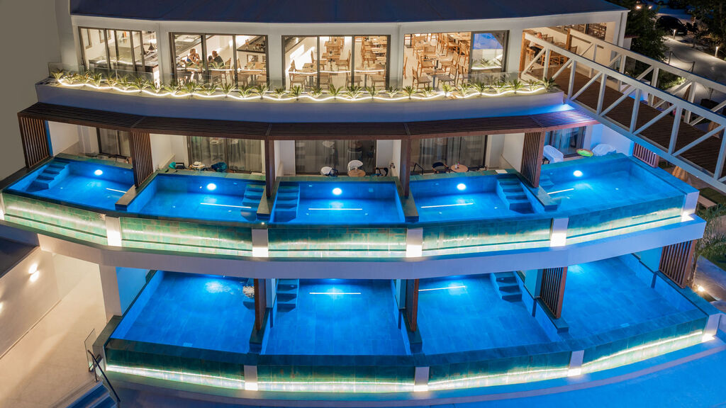 Ionis Art Luxury Suites