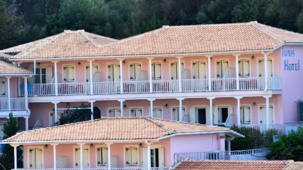 Ionis Hotel