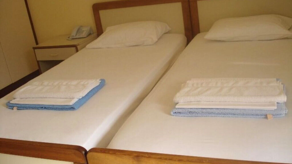 Ionis Hotel