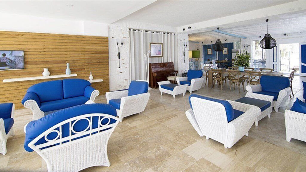 Isis Charm Beach