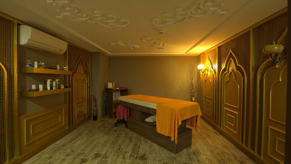 Jadore Deluxe Hotel & Spa