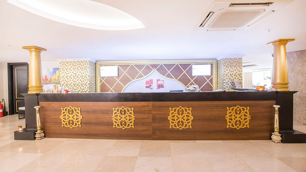 Jadore Deluxe Hotel & Spa