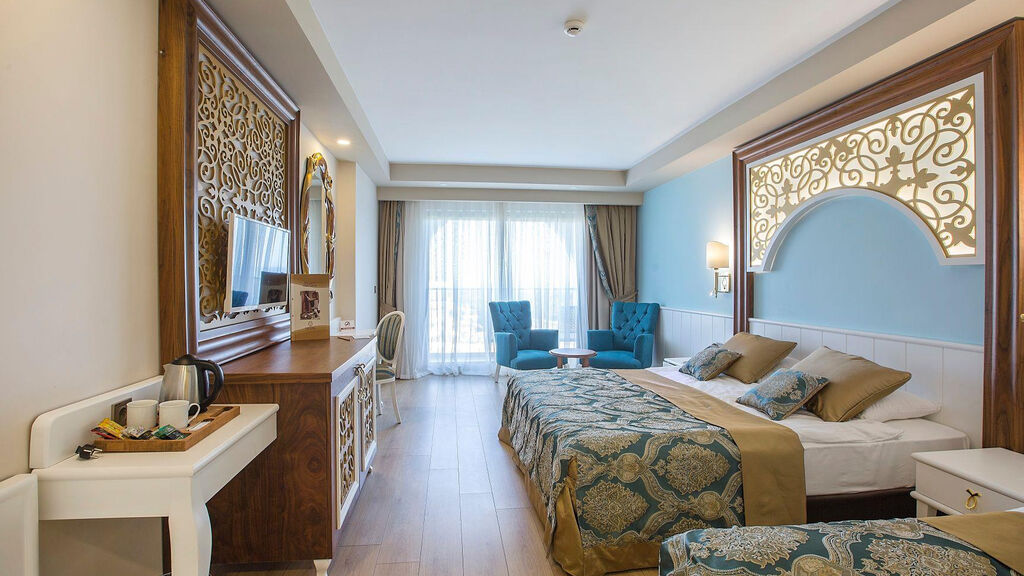 Jadore Deluxe Hotel & Spa