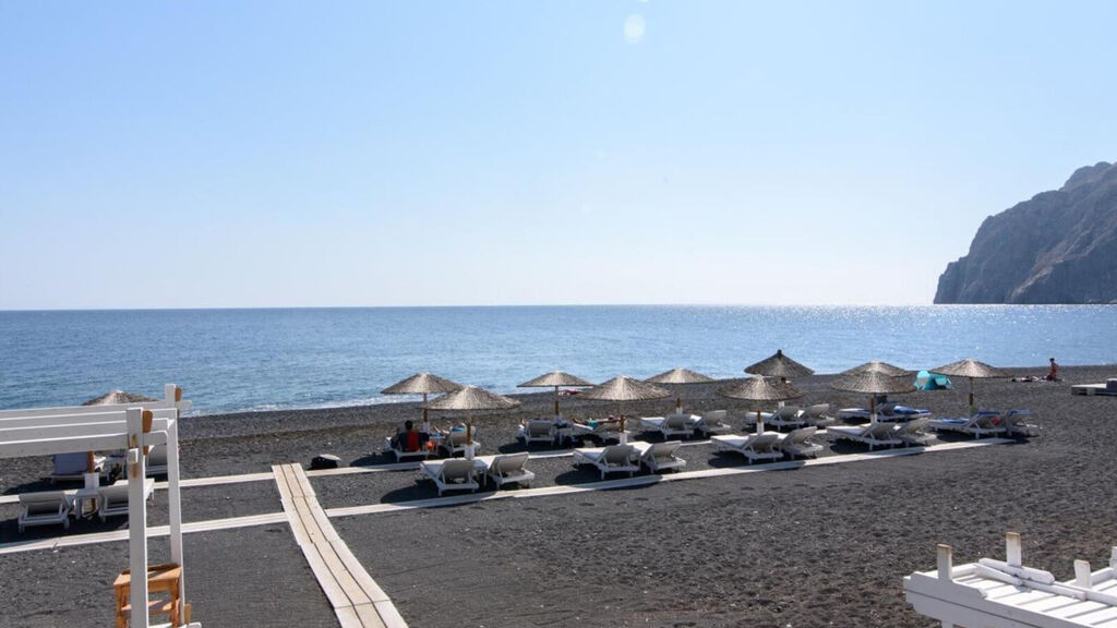 Kamari Blu Boutique Hotel