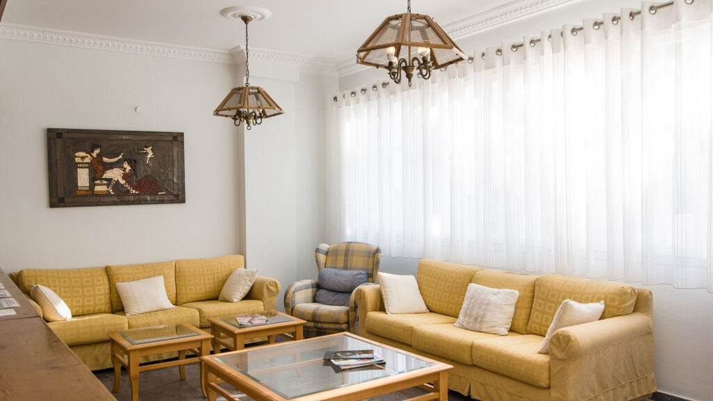 Kamari Blu Boutique Hotel