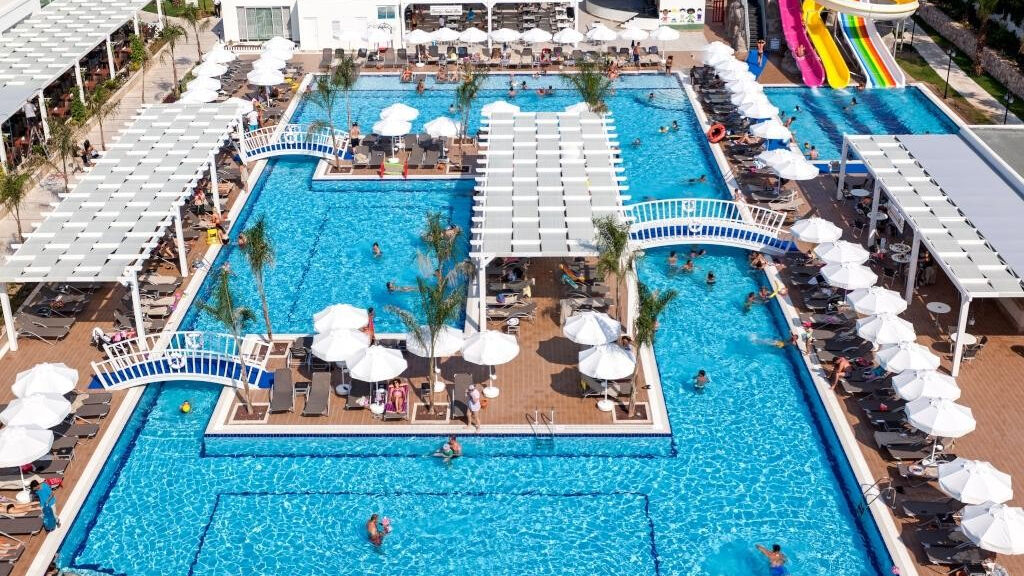 Karmir Resort
