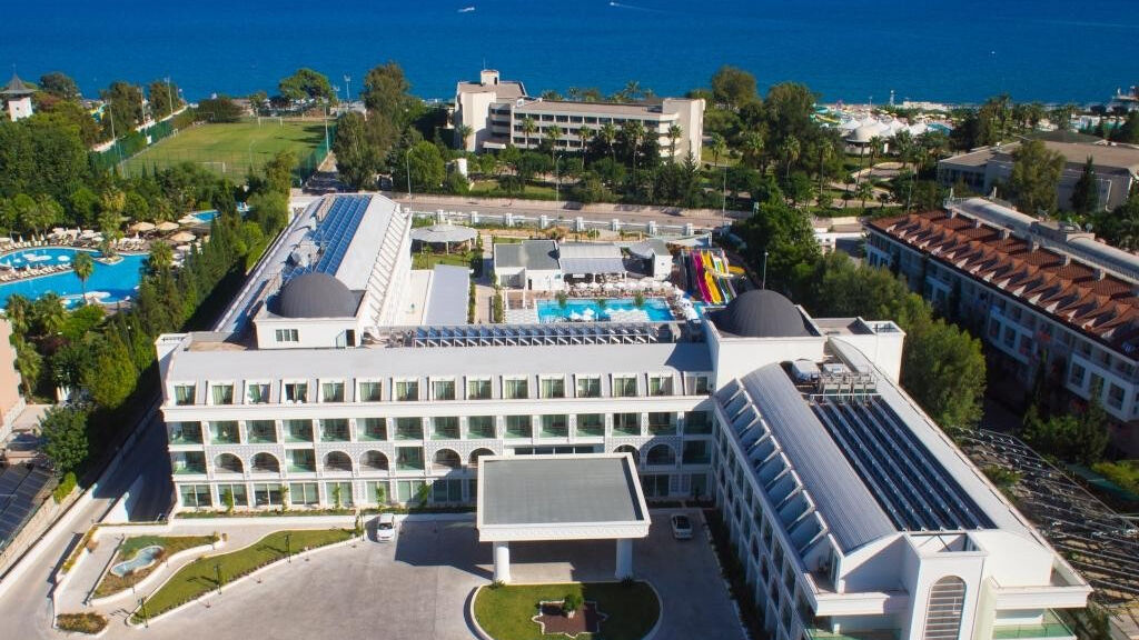 Karmir Resort