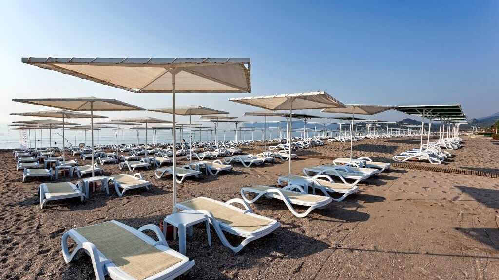 Karmir Resort