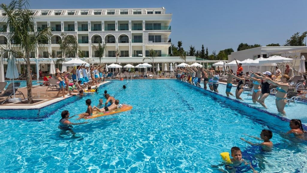 Karmir Resort