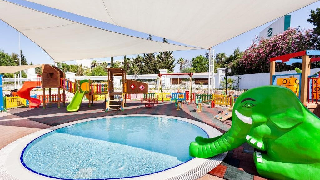 Karmir Resort