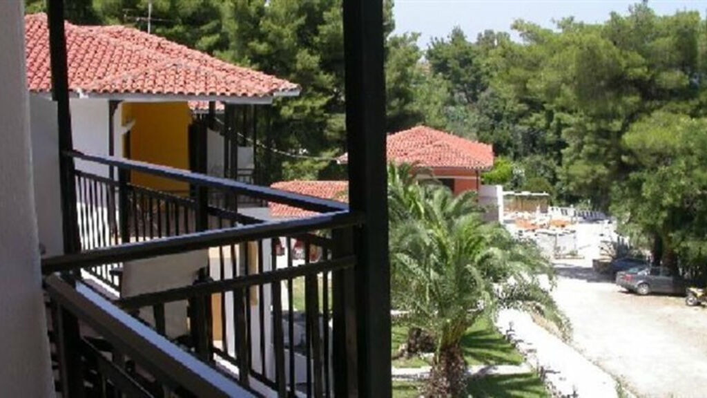Kassandra Bay