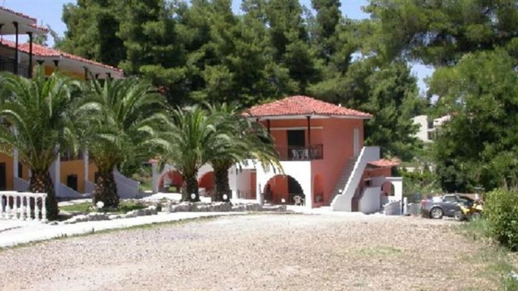 Kassandra Bay