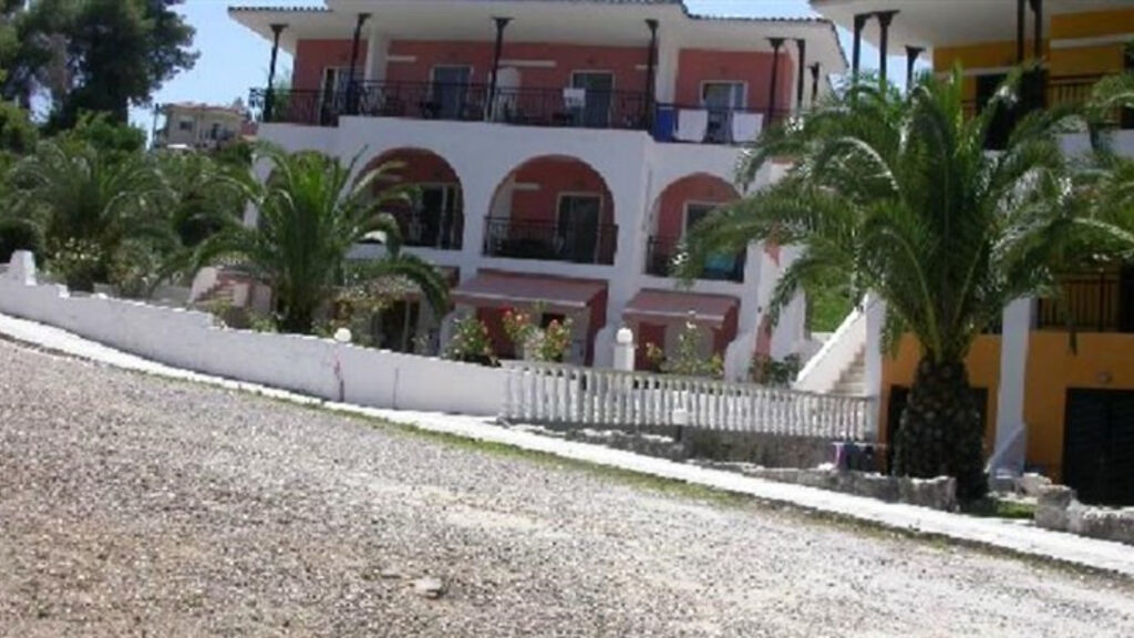 Kassandra Bay