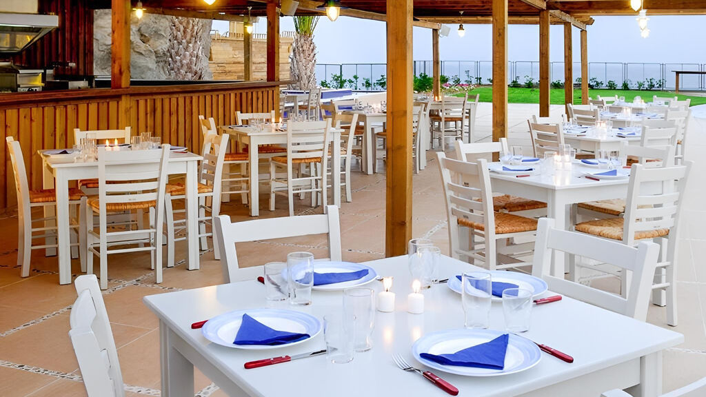 Kinetta Beach Resort Spa