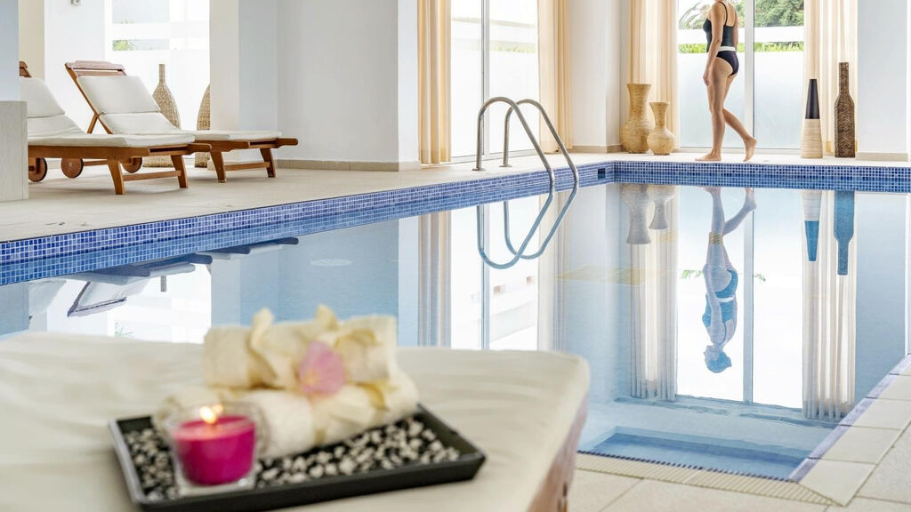 Kinetta Beach Resort Spa