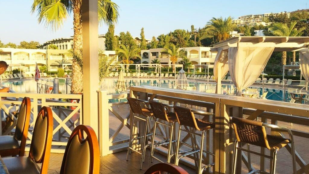 Kipriotis Maris & Suites