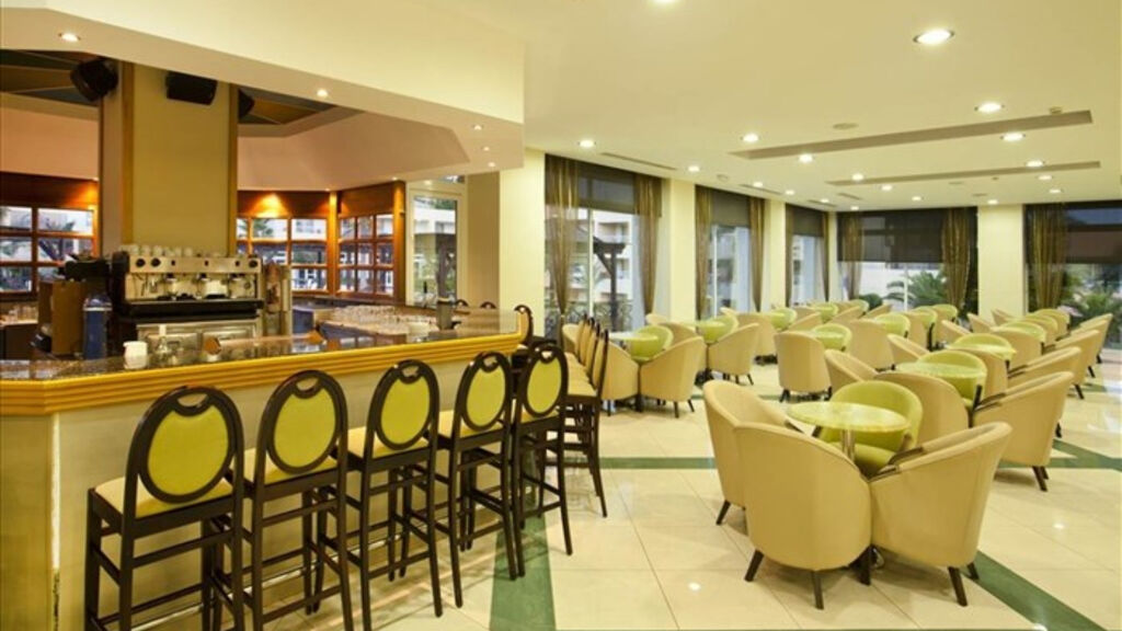 Kipriotis Maris Suites