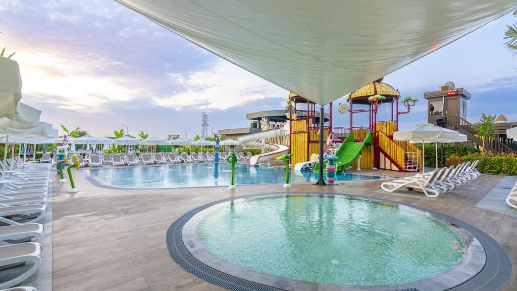 Kirman Calyptus Resort & Spa