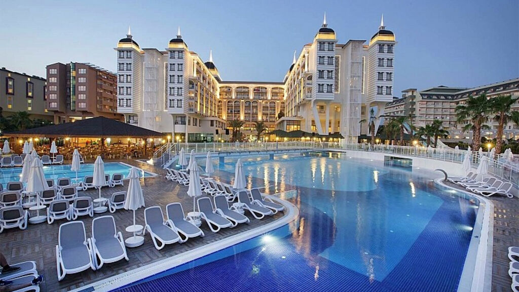 Kirman Sidera Luxury & Spa