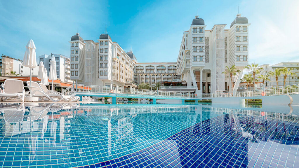 Kirman Sidera Luxury & Spa