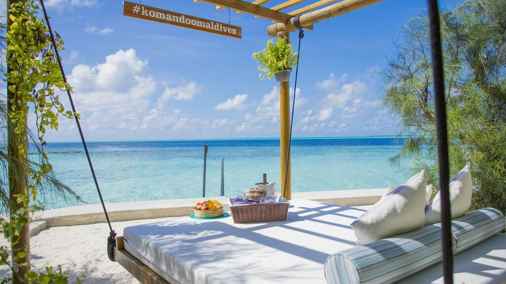 Komandoo Island Resort